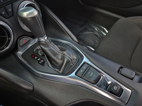 Used 2019 Chevrolet Camaro LT RWD image 30