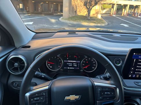 Used 2025 Chevrolet Blazer LT image 29