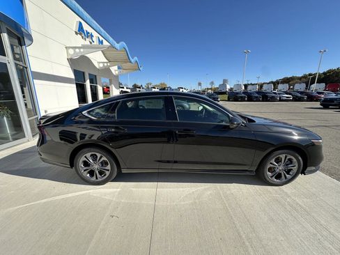 New 2025 Honda Accord EX-L image 9