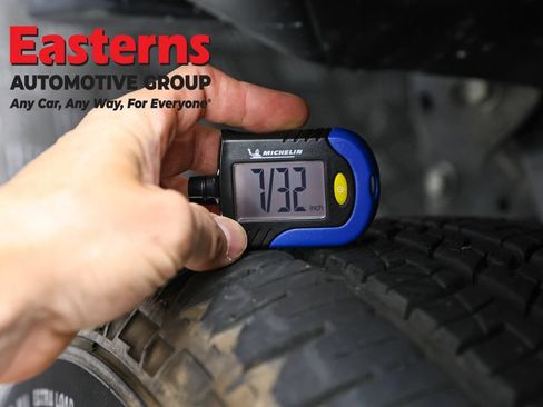 Used 2022 Jeep Wrangler Unlimited Sahara w/ Cold Weather Group AWD/4WD image 27