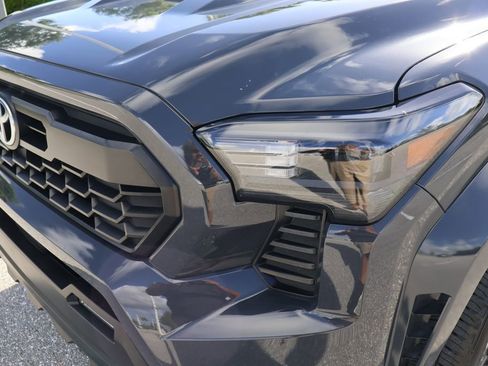 Used 2024 Toyota Tacoma TRD Sport image 3