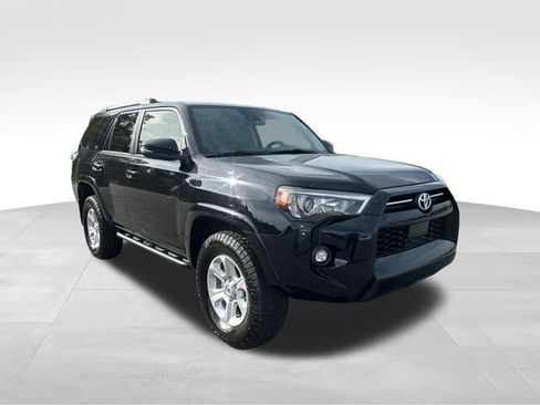 Used 2022 Toyota 4Runner SR5 Premium w/ Moonroof Package AWD/4WD image 8