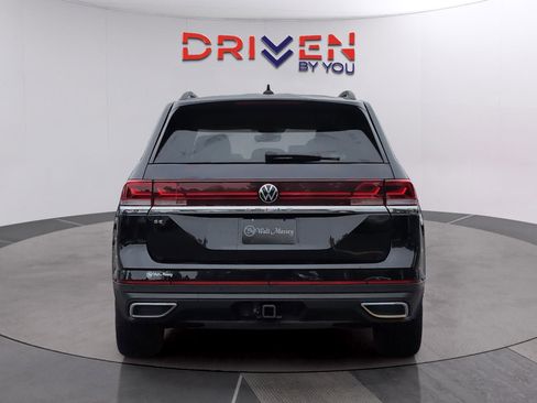 Used 2026 Volkswagen Atlas SE FWD image 4