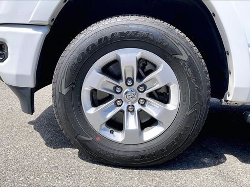 Used 2020 RAM 1500 Laramie AWD/4WD image 6