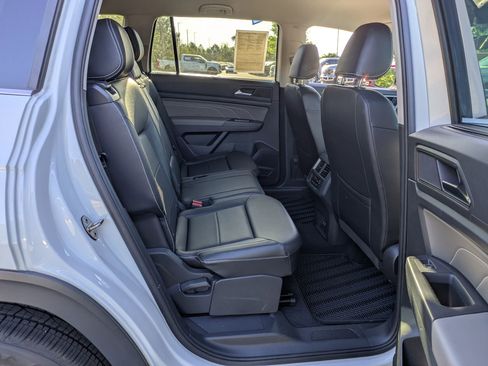 Used 2023 Volkswagen Atlas SE image 34