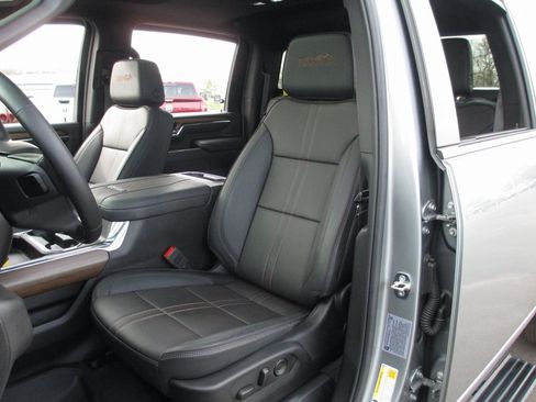 Used 2024 Chevrolet Silverado 3500 High Country w/ High Country Premium Package image 22