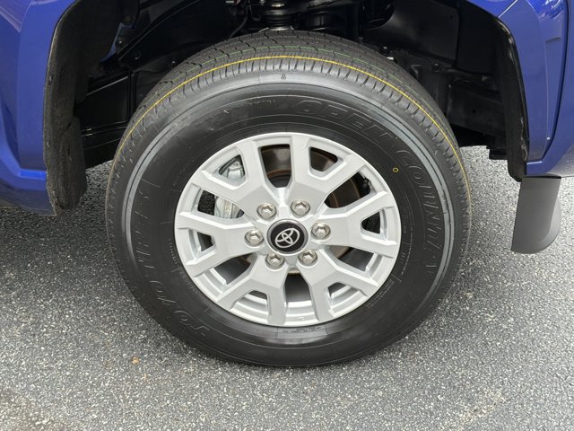 Used 2025 Toyota Tacoma SR5 AWD/4WD image 12