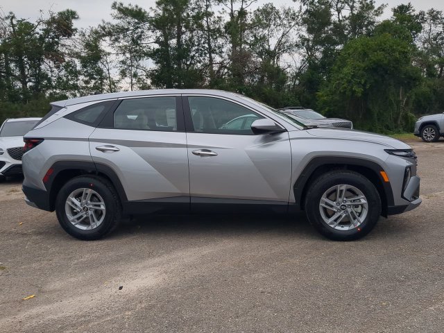Certified 2025 Hyundai Tucson SE FWD image 4
