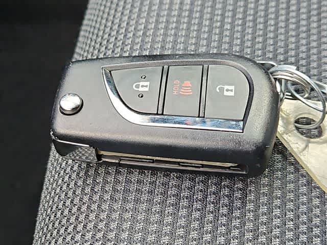 Certified 2025 Toyota RAV4 LE FWD image 28