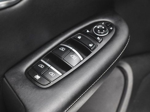 Used 2023 INFINITI QX50 Luxe image 9