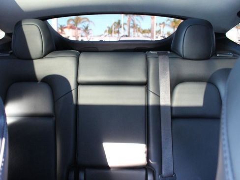 Used 2024 Tesla Model Y Long Range image 27