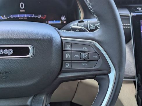 Used 2025 Jeep Grand Cherokee L Limited w/ Black Appearance Package RWD image 27