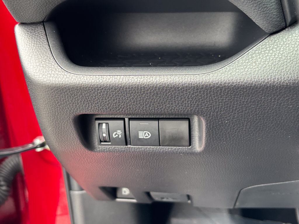 Certified 2025 Toyota RAV4 XLE AWD/4WD image 34