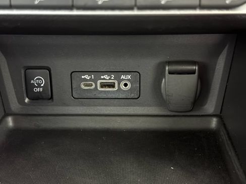 Used 2024 Nissan Sentra SV FWD image 20
