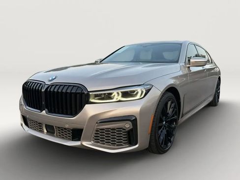 Used 2022 BMW 740i w/ Luxury Rear Seating Package RWD image 1