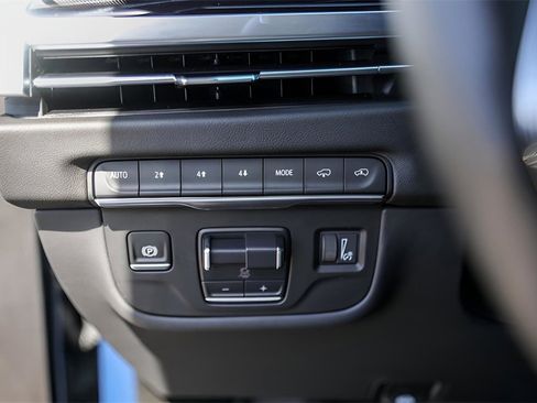 Used 2025 Cadillac Escalade Sport w/ Touring Package image 15