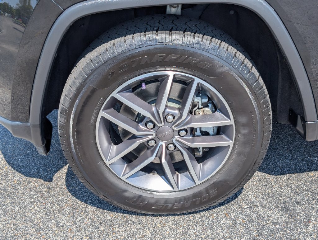 Used 2021 Jeep Grand Cherokee Limited AWD/4WD image 12