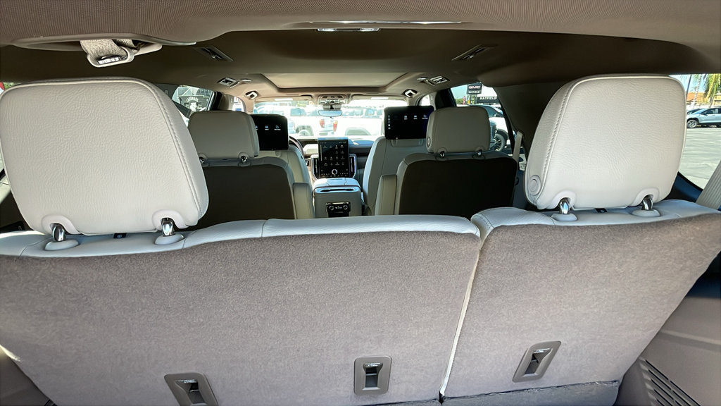 New 2026 GMC Yukon Denali w/ Denali Reserve Package AWD/4WD image 31