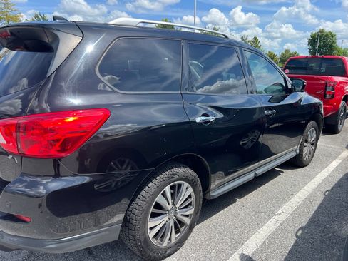 Used 2020 Nissan Pathfinder SL AWD/4WD image 7