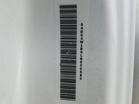 Used 2020 Isuzu NPR image 11