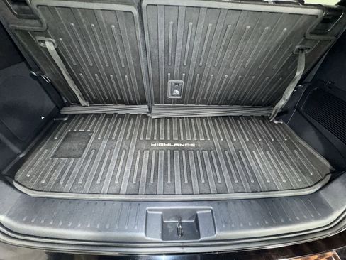 Used 2021 Toyota Highlander Platinum image 34