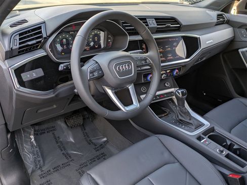 New 2025 Audi Q3 2.0T Premium image 8