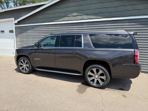 Used 2017 GMC Yukon XL SLE w/ Convenience Package AWD/4WD image 8