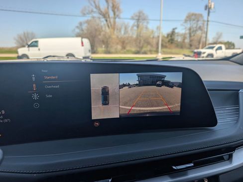 Used 2025 Cadillac XT4 Premium Luxury AWD/4WD image 20