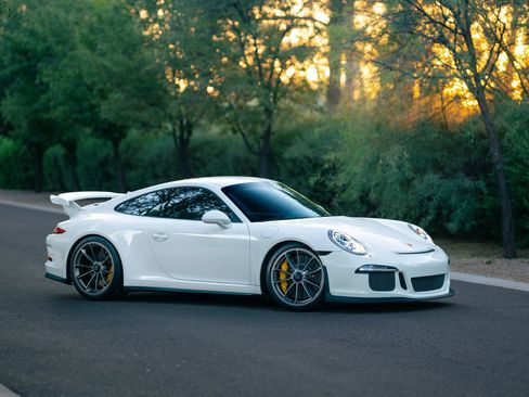 Used 2015 Porsche 911 GT3 RWD image 3