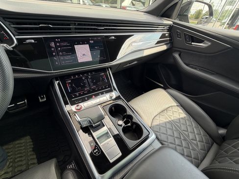 Used 2025 Audi SQ8 Prestige w/ Prestige Package AWD/4WD image 13