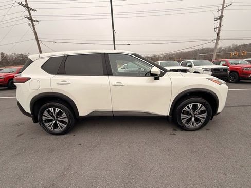 Certified 2023 Nissan Rogue SV image 4
