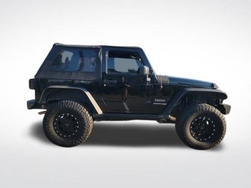 Used 2018 Jeep Wrangler Sport w/ Connectivity Group AWD/4WD image 7