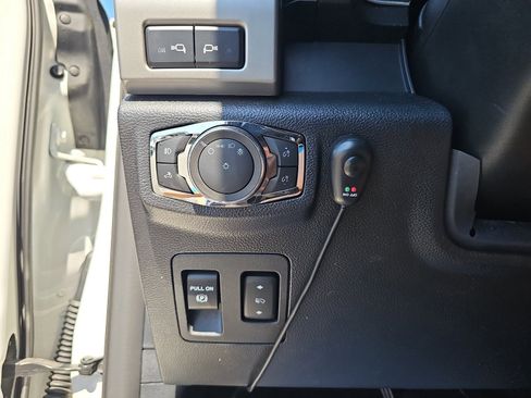 Used 2020 Ford F150 Lariat w/ Equipment Group 502A Luxury AWD/4WD image 30