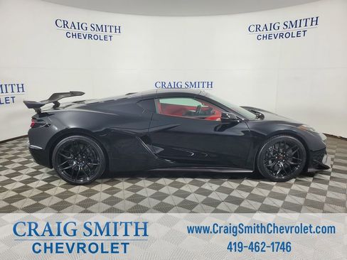 Used 2023 Chevrolet Corvette Z06 RWD image 6