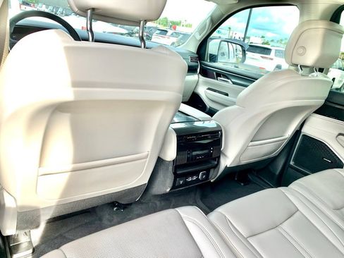 Used 2022 Jeep Wagoneer Series I AWD/4WD image 18
