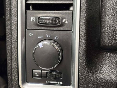 Used 2022 RAM 1500 Classic SLT w/ Protection Group AWD/4WD image 29