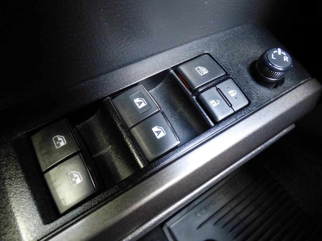 Used 2023 Toyota Tacoma TRD Off-Road AWD/4WD image 32