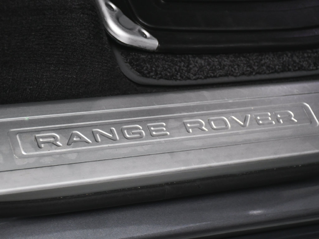 Used 2022 Land Rover Range Rover Sport SVR AWD/4WD image 16