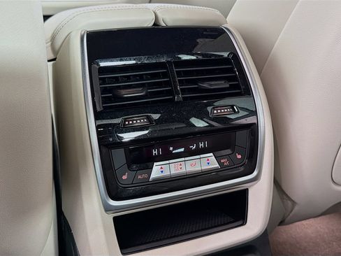 Used 2026 BMW X7 M60i w/ Executive Package AWD/4WD image 27