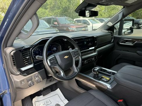 Used 2024 Chevrolet Silverado 1500 LT RWD image 3