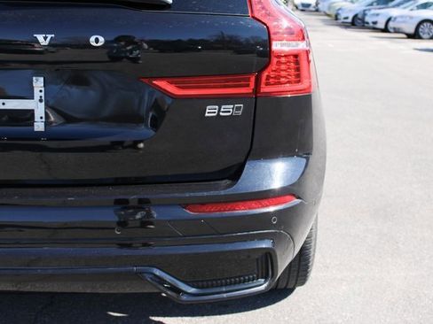 Used 2025 Volvo XC60 B5 Plus image 44