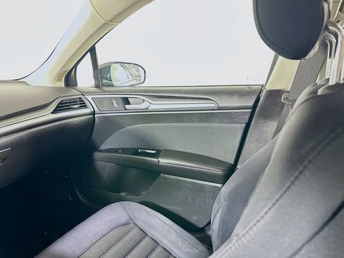 Used 2014 Ford Fusion SE image 21