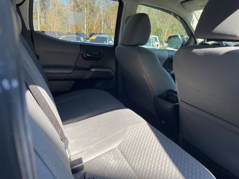 Used 2020 Toyota Tacoma SR5 image 11