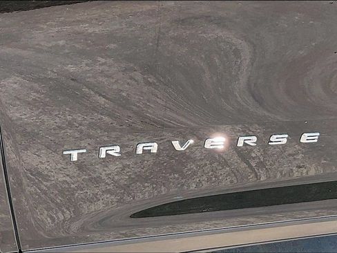 Used 2024 Chevrolet Traverse LT FWD image 11