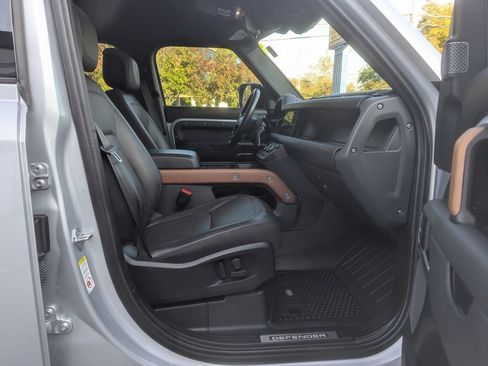 Used 2020 Land Rover Defender 110 X AWD/4WD image 32