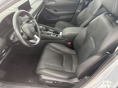 Used 2025 Honda Accord Touring image 5