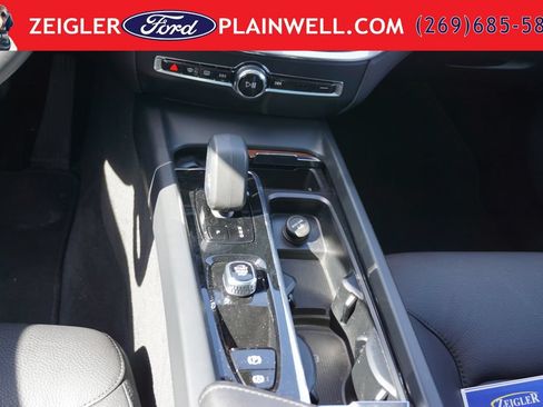 Used 2024 Volvo V60 B5 Cross Country Plus AWD/4WD image 16