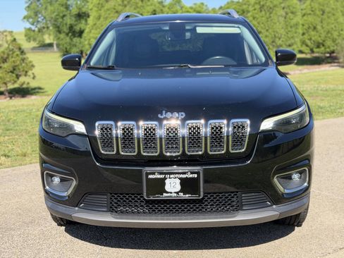 Used 2019 Jeep Cherokee Limited AWD/4WD image 2
