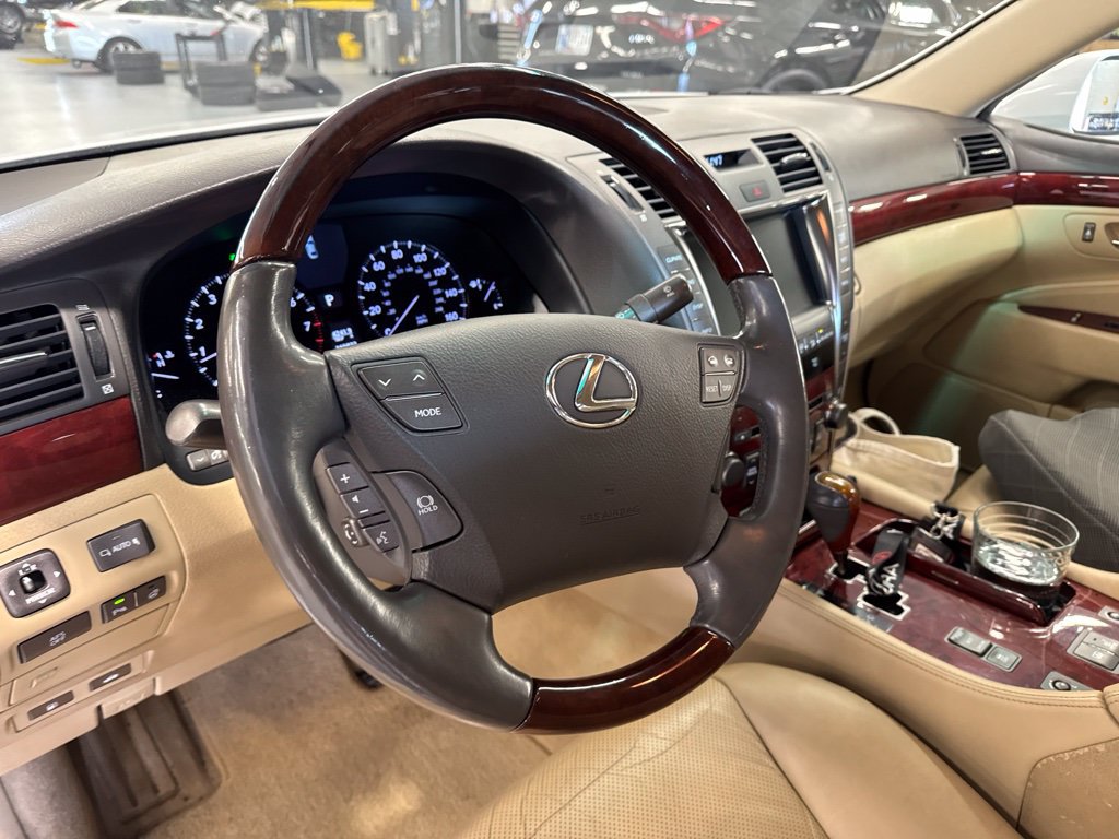 Used 2007 Lexus LS 460 RWD image 12