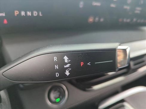 Used 2025 Buick Enclave Preferred image 8